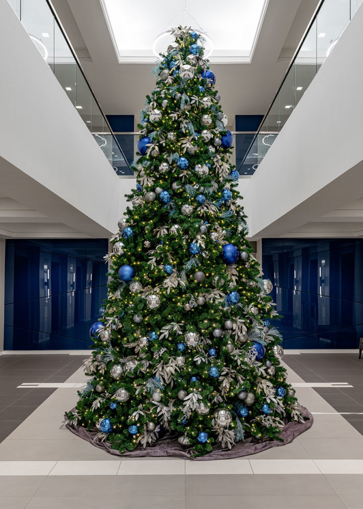 Custom Holiday Tree Decoration Services